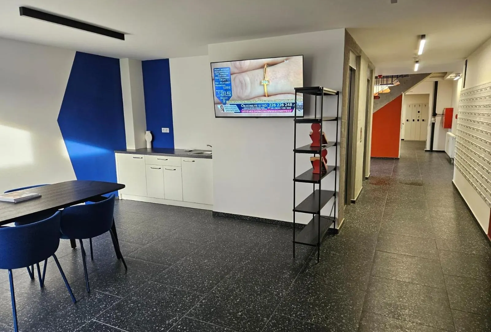 Apartment Live-Inn Prague 1 Bdr City View Suite For 1-4 Guests, 20 Mins To Center, Lift, Gym, Reception, Parking, Roof Terrace, Game & Party