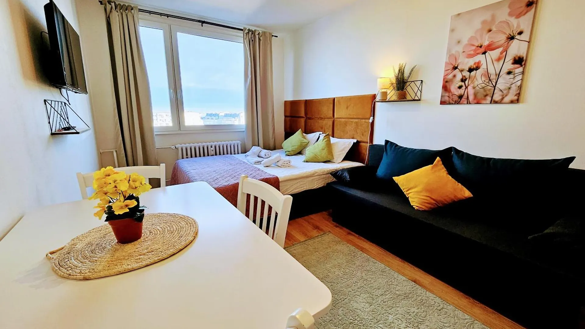Apartment Live-Inn Prague 1 Bdr City View Suite For 1-4 Guests, 20 Mins To Center, Lift, Gym, Reception, Parking, Roof Terrace, Game & Party