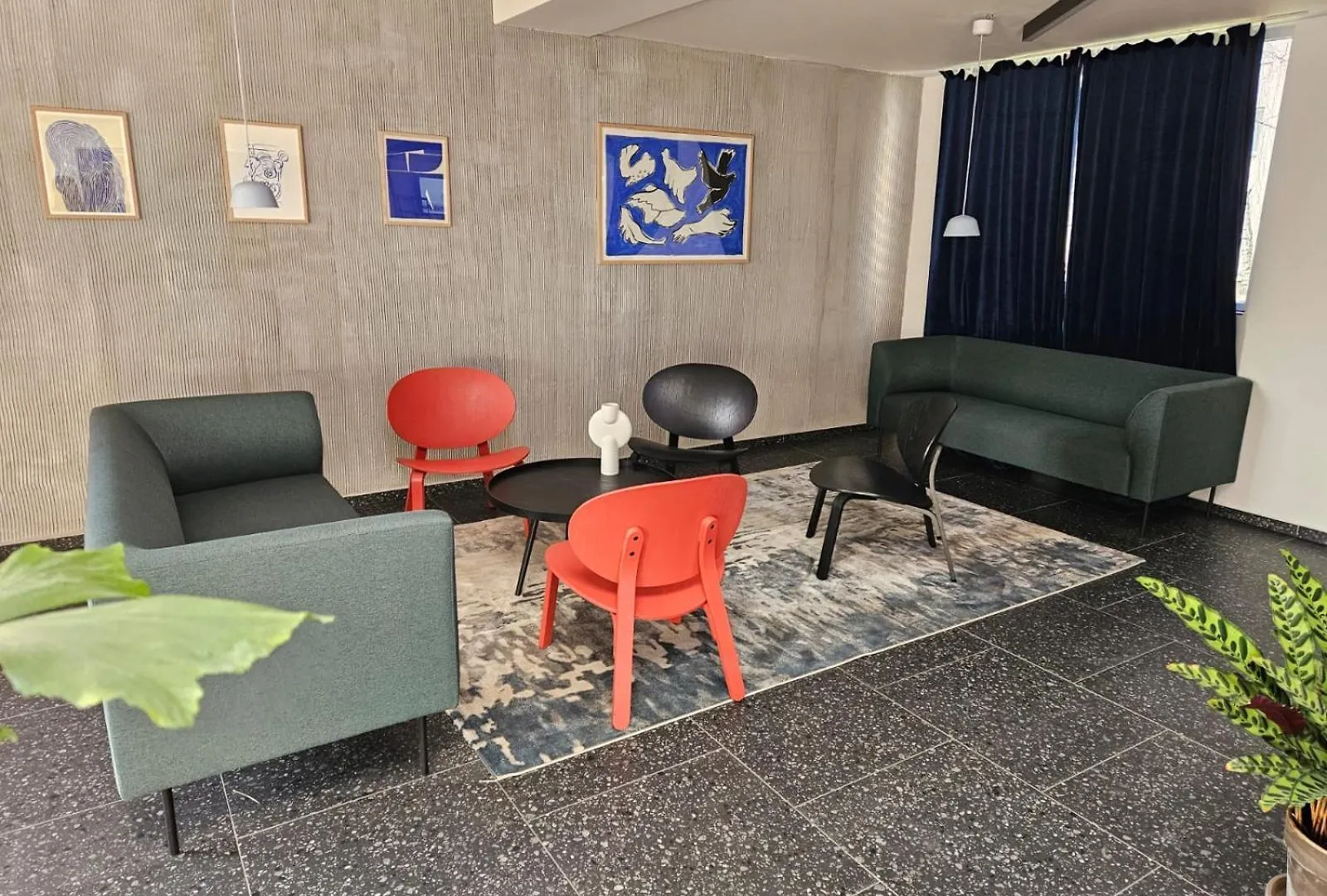 Live-Inn Prague 1 Bdr City View Suite For 1-4 Guests, 20 Mins To Center, Lift, Gym, Reception, Parking, Roof Terrace, Game & Party