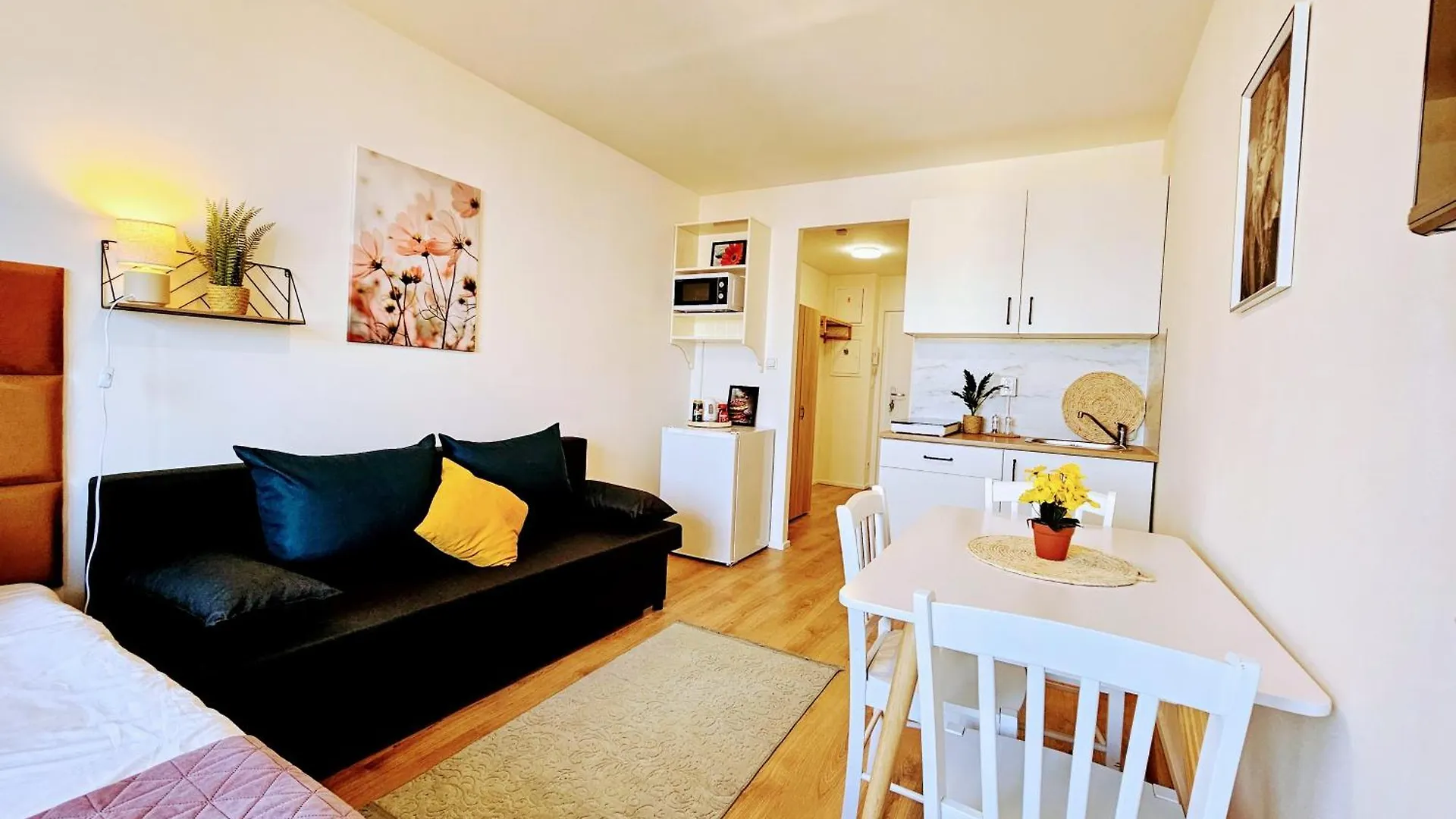 Apartment Live-Inn Prague 1 Bdr City View Suite For 1-4 Guests, 20 Mins To Center, Lift, Gym, Reception, Parking, Roof Terrace, Game & Party