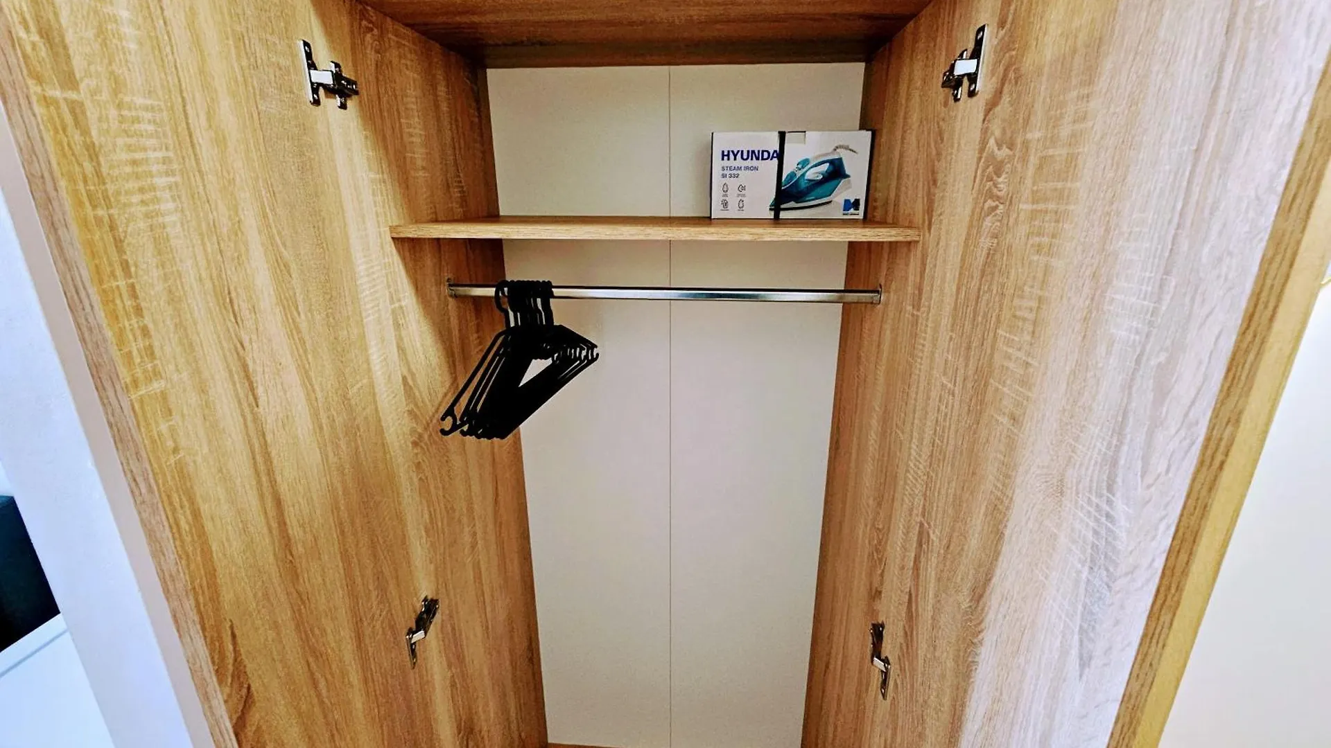 Live-Inn Prague 1 Bdr City View Suite For 1-4 Guests, 20 Mins To Center, Lift, Gym, Reception, Parking, Roof Terrace, Game & Party Apartmán